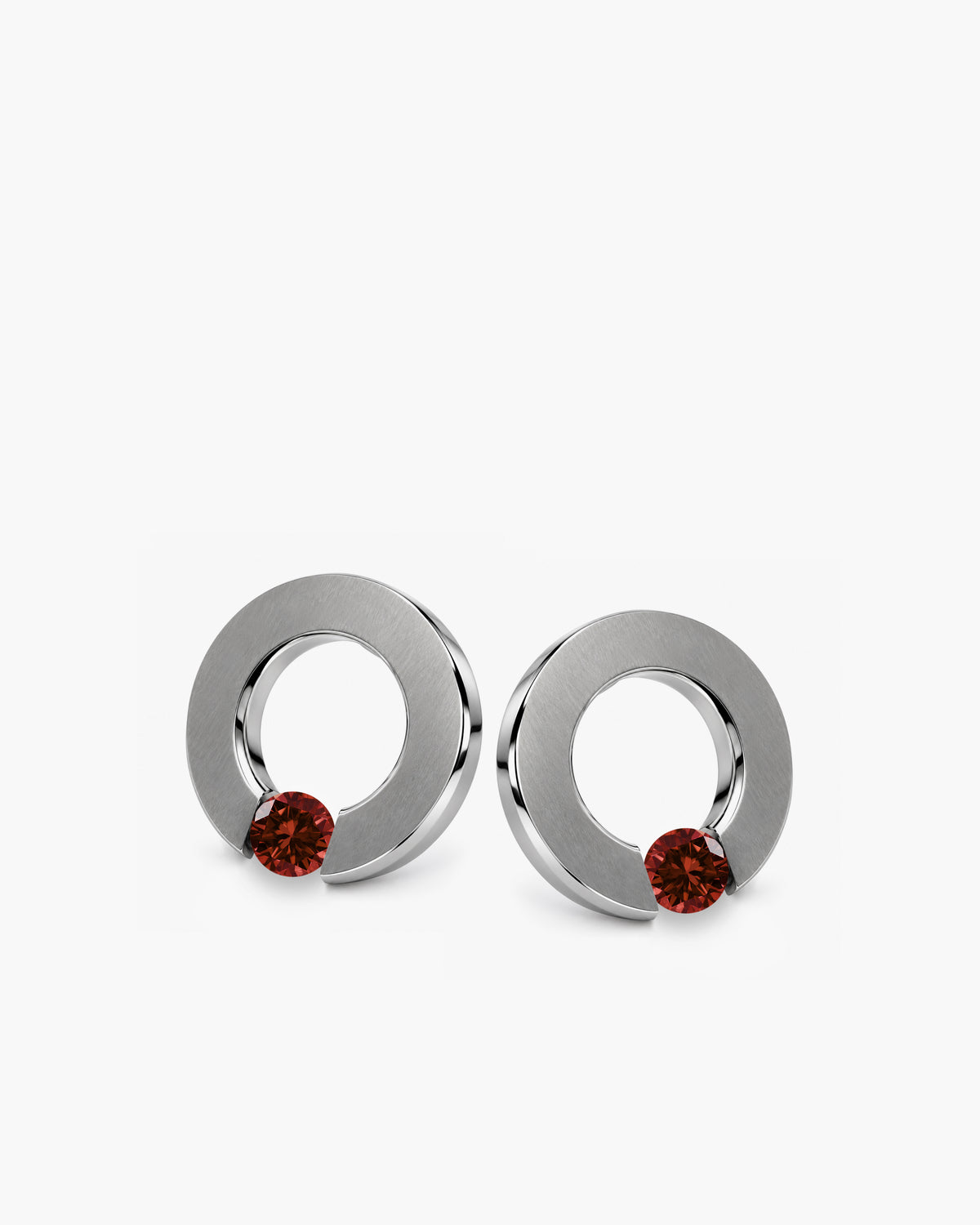 taormina-abbracci-stud-earrings-tension-set-garnet