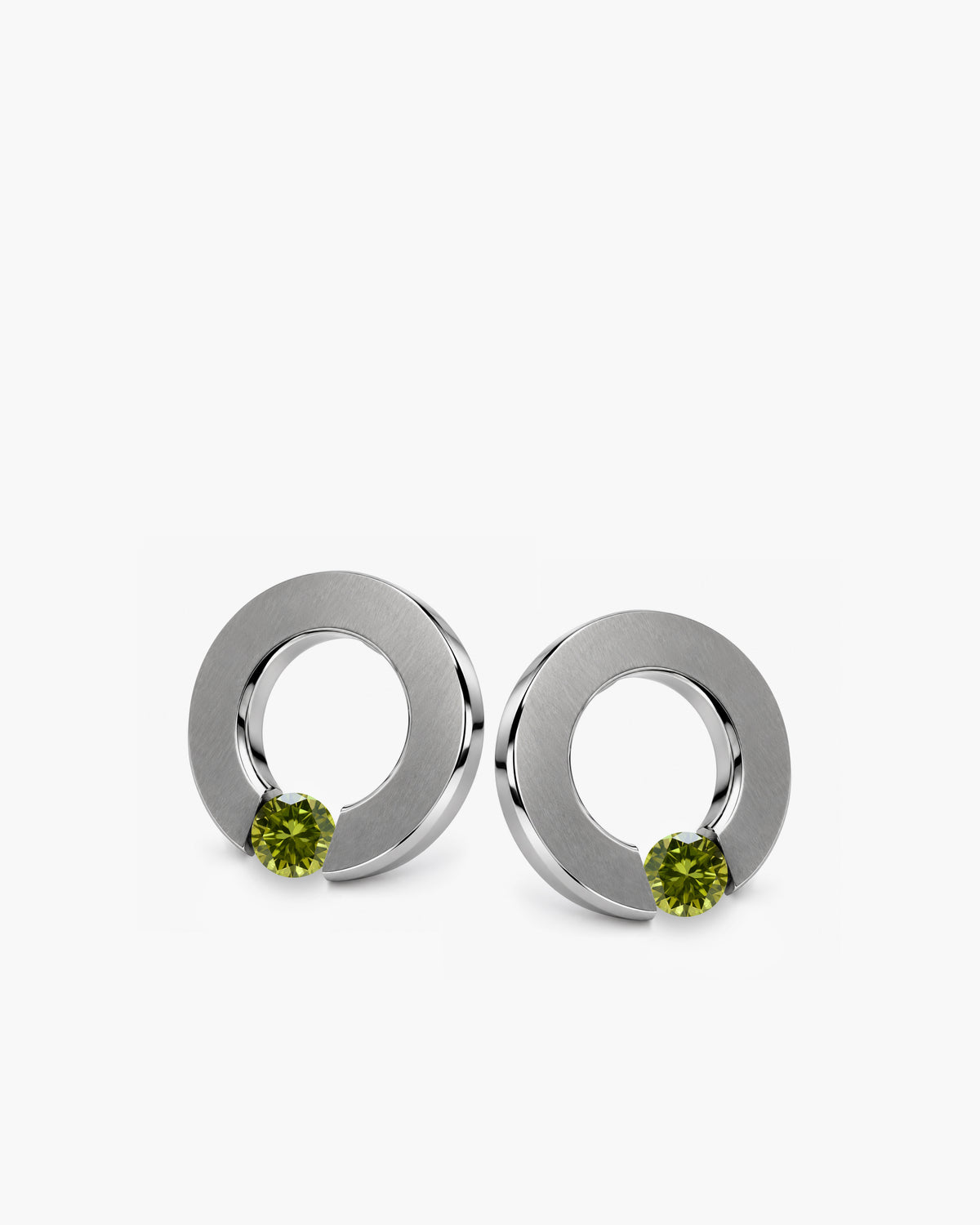 taormina-abbracci-stud-earrings-tension-set-peridot
