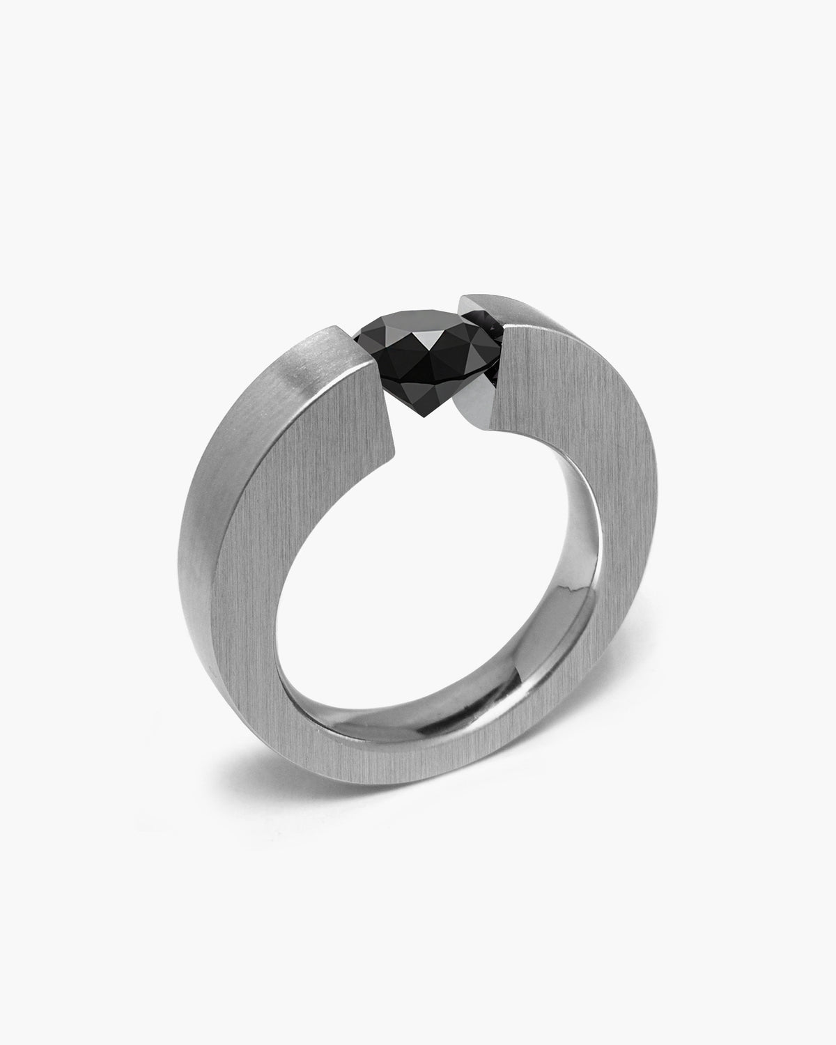 taormina-abbracci-tension-set-ring-brushed-black-onyx