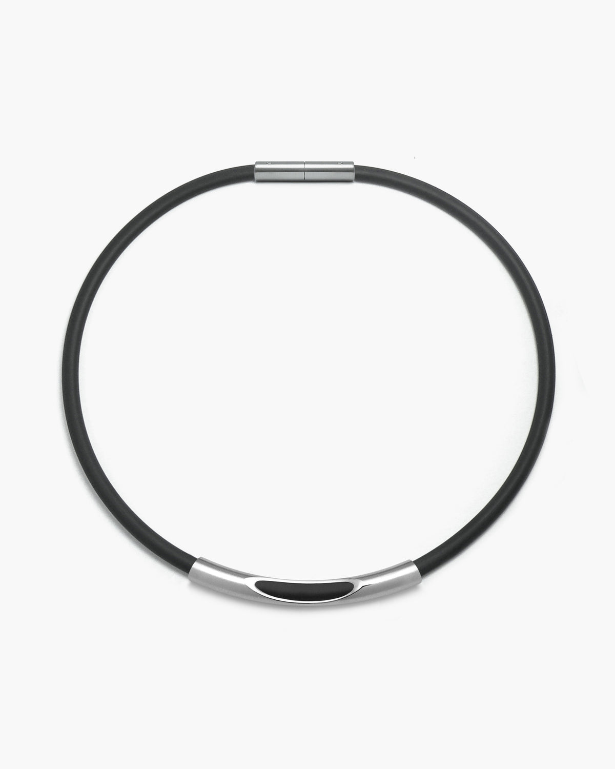 taormina-bristol-rubber-necklace-curved-bar-brushed-5mm