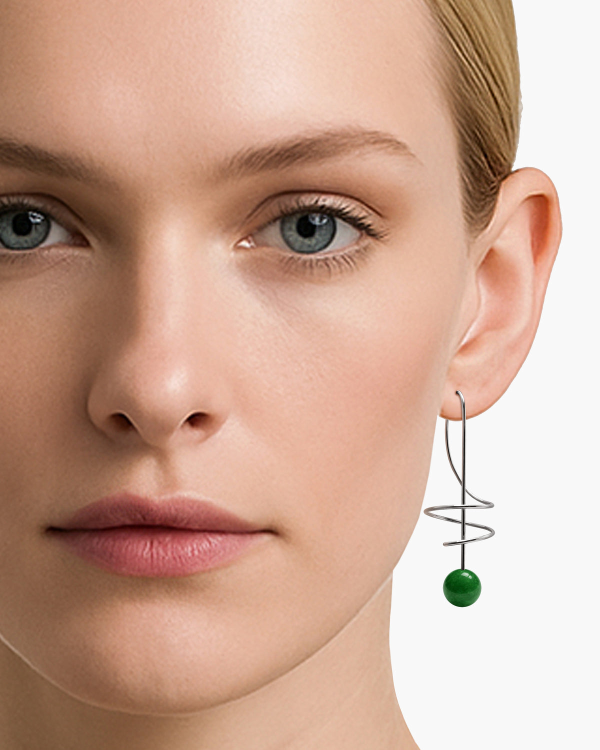 taormina-filo-music-key-design-stainless-steel-drop-wire-earrings-jade-nephrite-model-zoom