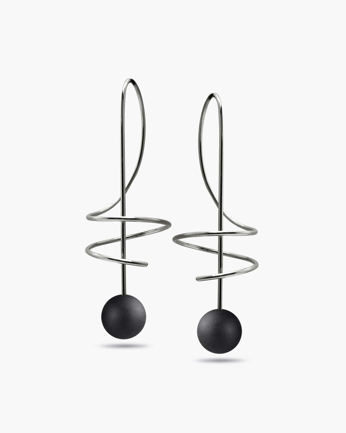 taormina-filo-music-key-design-stainless-steel-drop-wire-earrings-obsidian
