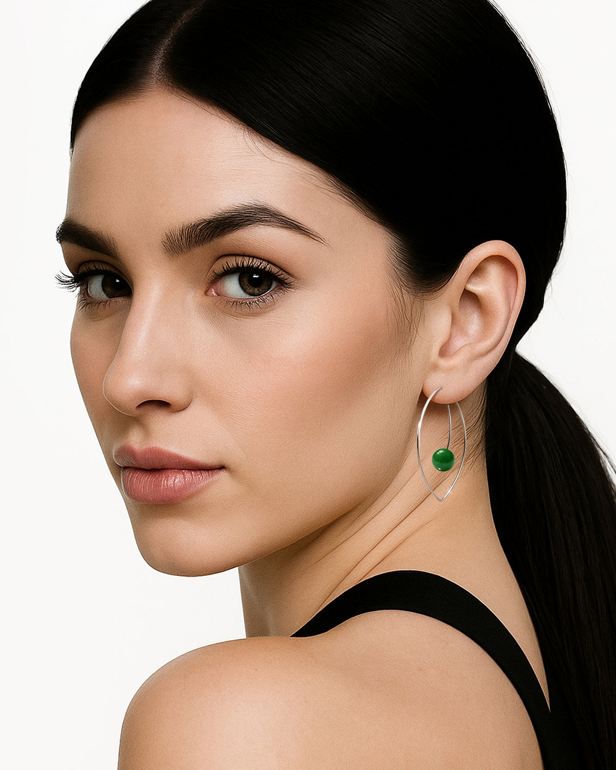 taormina-filo-stainless-steel-oval-wire-earrings-jade-nephrite-model