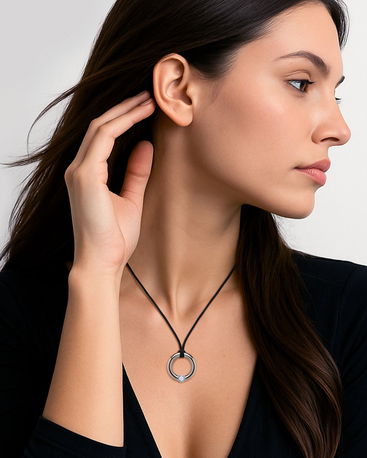 taormina-luna-pendant-stainless-steel-cord-tension-set-white-sapphire-female-model