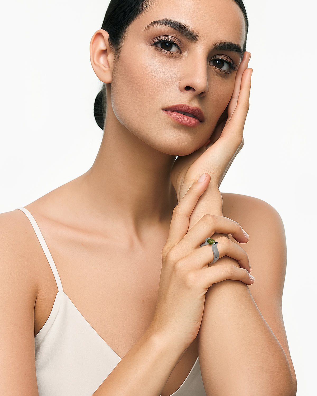 taormina-lyre-tension-set-ring-peridot-model