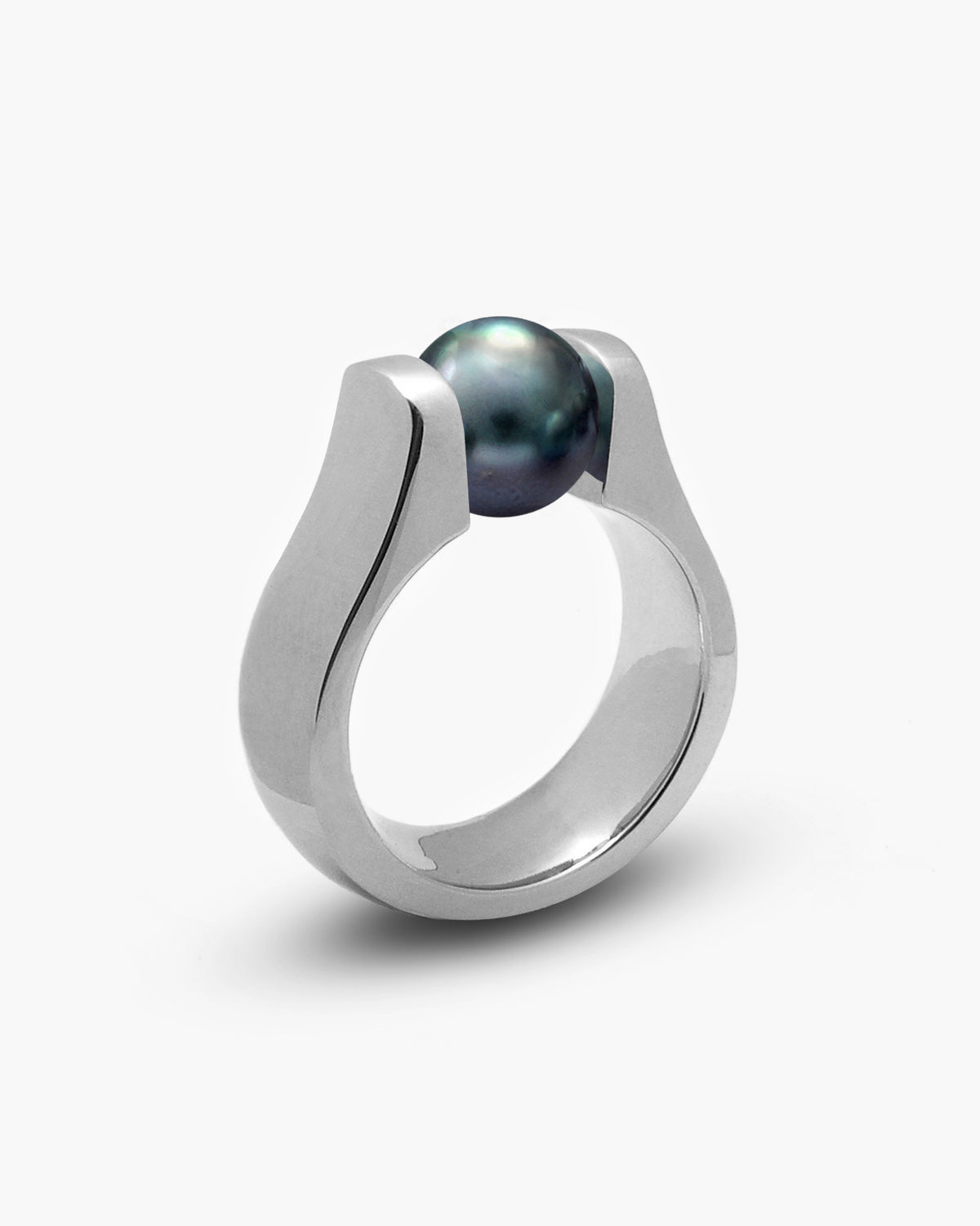 taormina-marea-dome-tension-set-ring-black-pearl-side