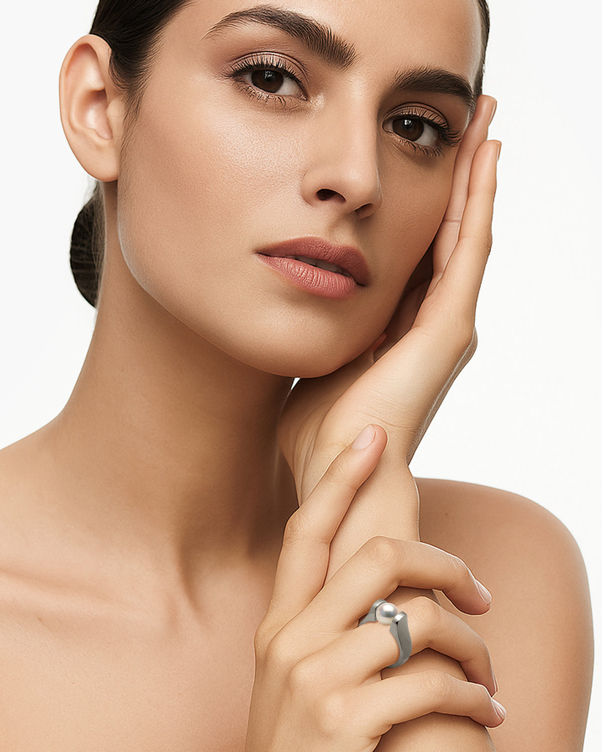 taormina-marea-dome-tension-set-ring-white-pearl-model
