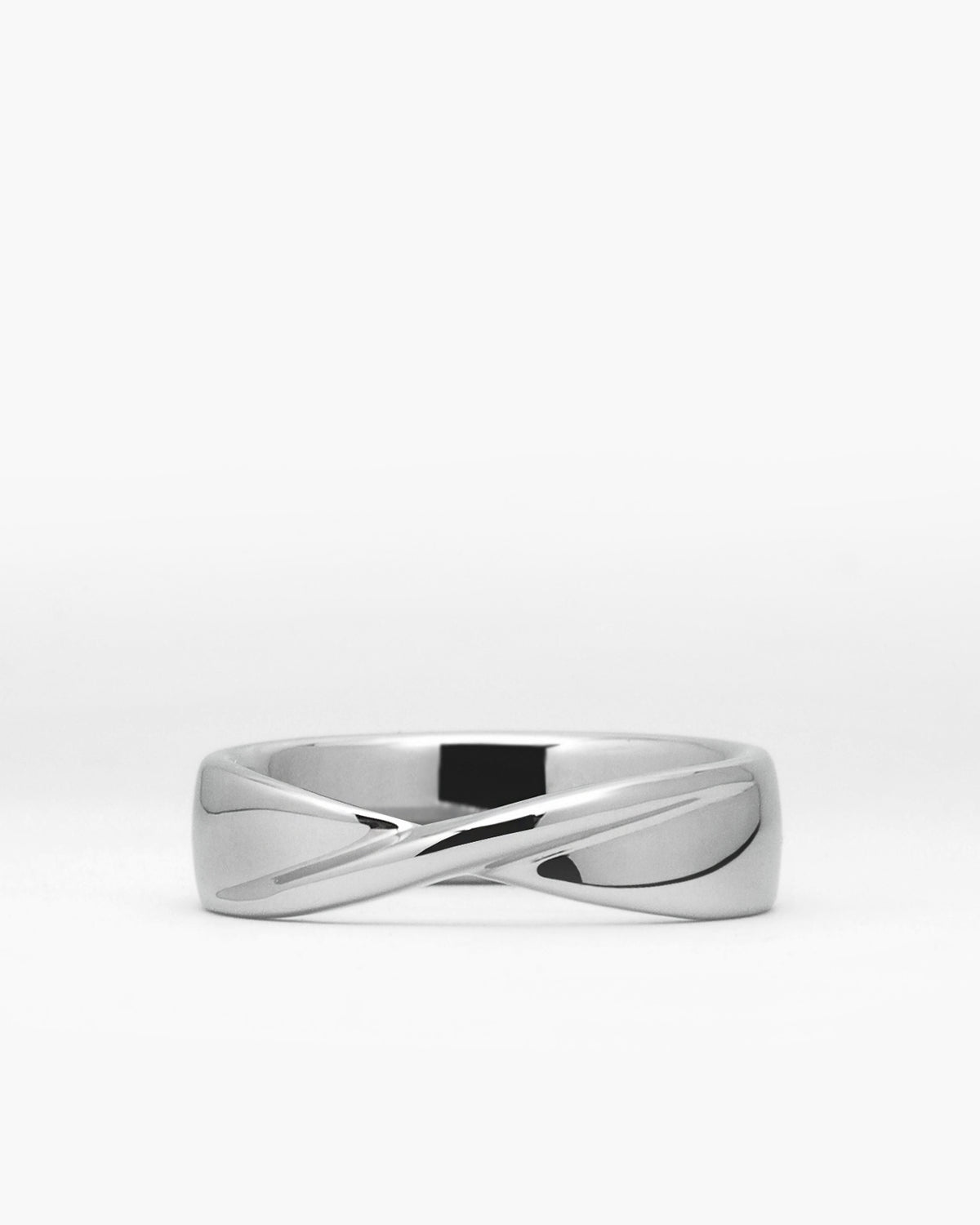 Möbius Band Ring