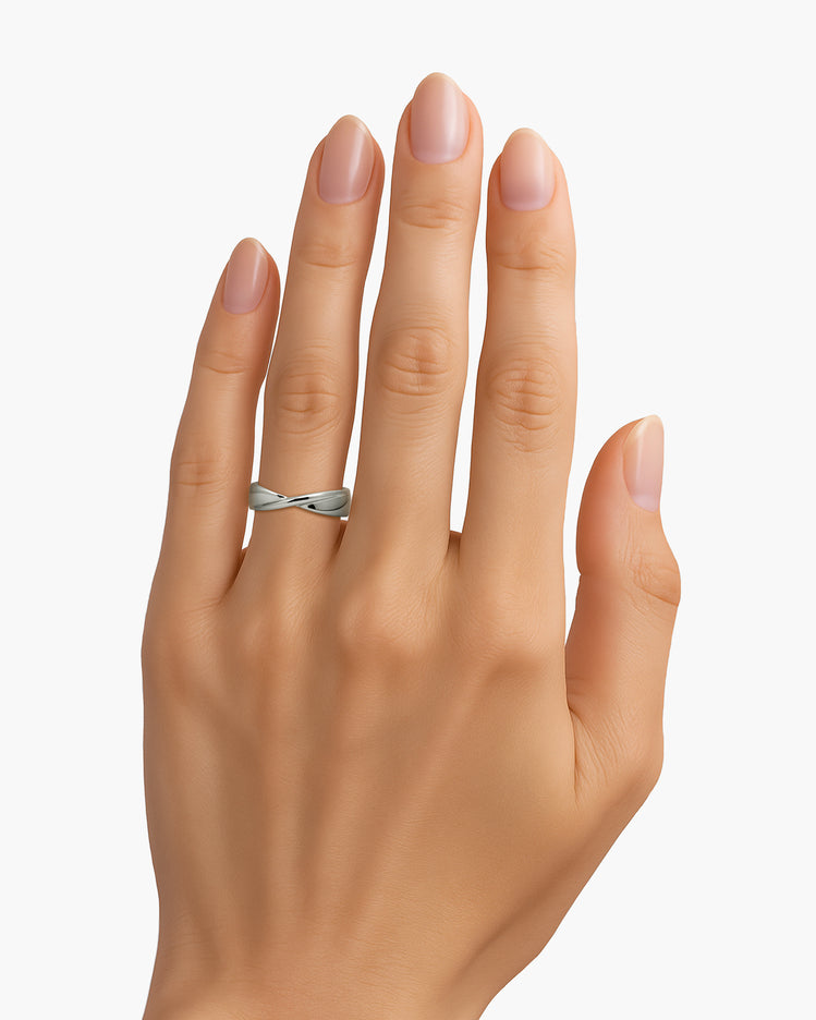 Möbius Band Ring