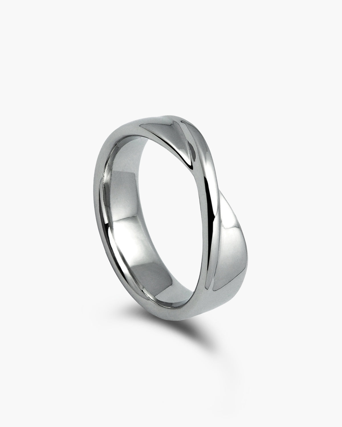 Möbius Band Ring