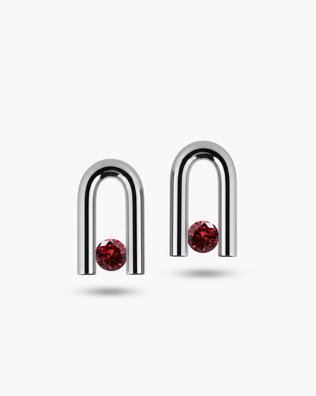 taormina-nexus-stud-earrings-tension-set-garnet-front