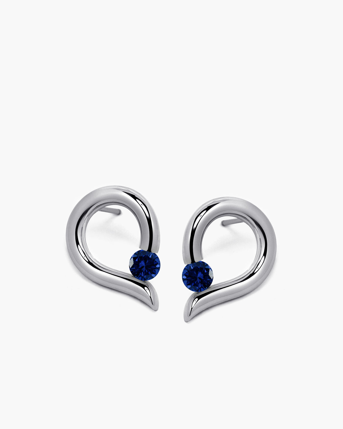 taormina-onde-stud-earrings-tension-set-blue-sapphire