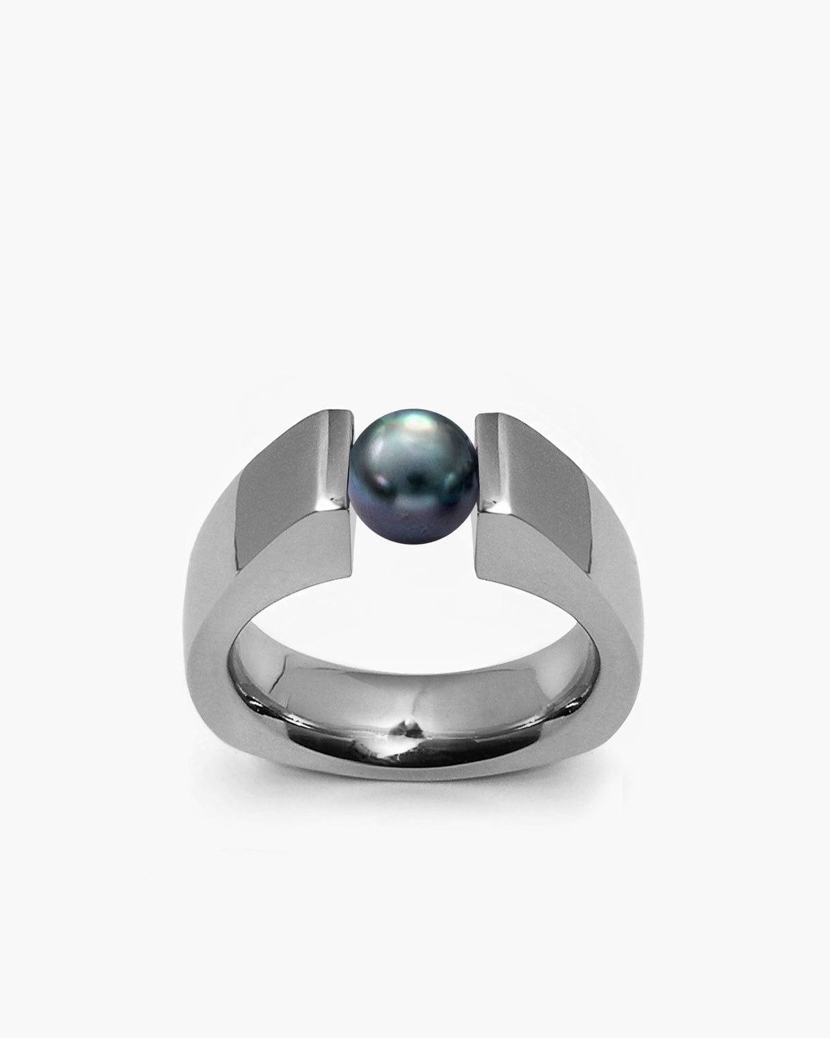 taormina-pyramid-tension-set-ring-black-pearl-front
