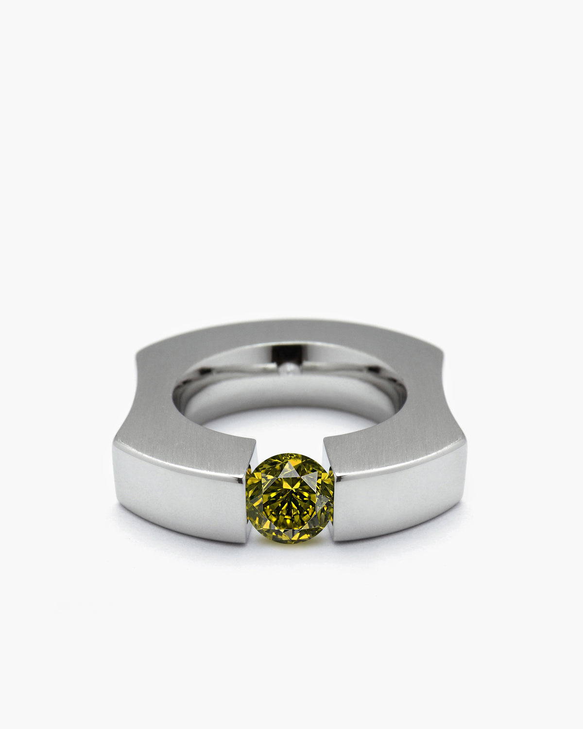 taormina-stratum-tension-set-ring-peridot-down